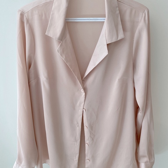 Blush satin blouse size S-M - Picture 1 of 4
